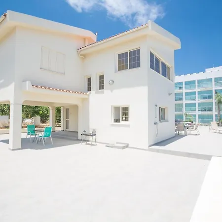 Delfini Villa Protaras