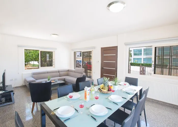 Delfini Villa Protaras